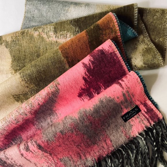 FRAAS Women's Reversible Fringed Cashmink Scarf/Wrap NWOT - Picture 7 of 8